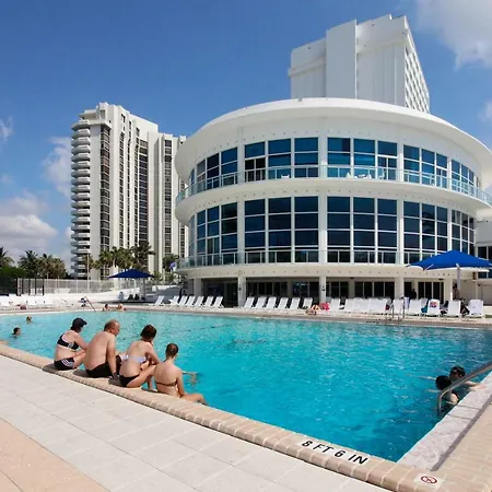 Castle Beach: Coral Condo
